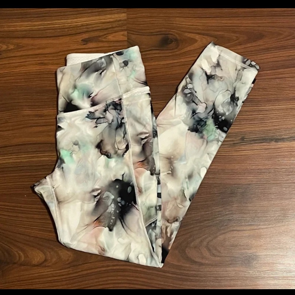 calia by carrie underwood leggings - Picture 5 of 10